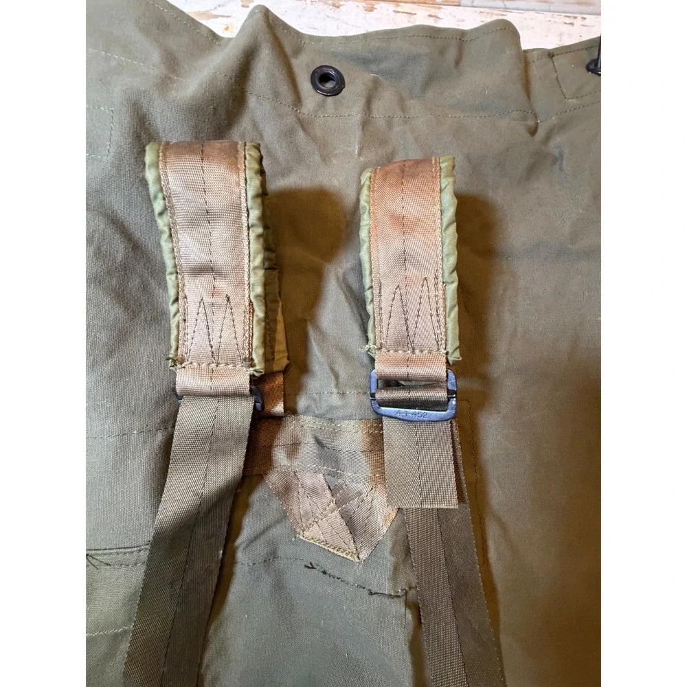 Vintage US Military Olive Drab Duffel SeaBag Vietnam Era to 70s Backpack Straps